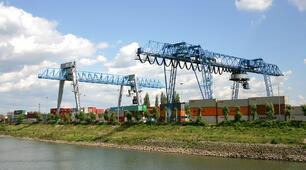 Козлові і стрілові крани