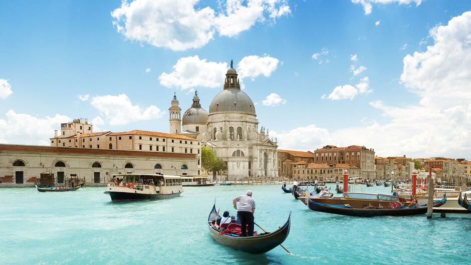 Venice, where the streets have no name!