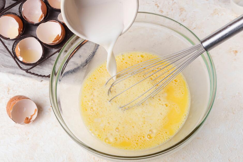 Easy Dairy-Free Scrambled Eggs Recipe