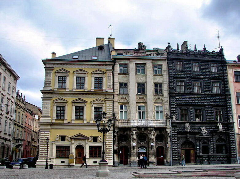 0201lgki-705a-782x586.jpg