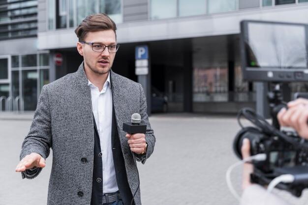 11,000+ Journalist Pictures