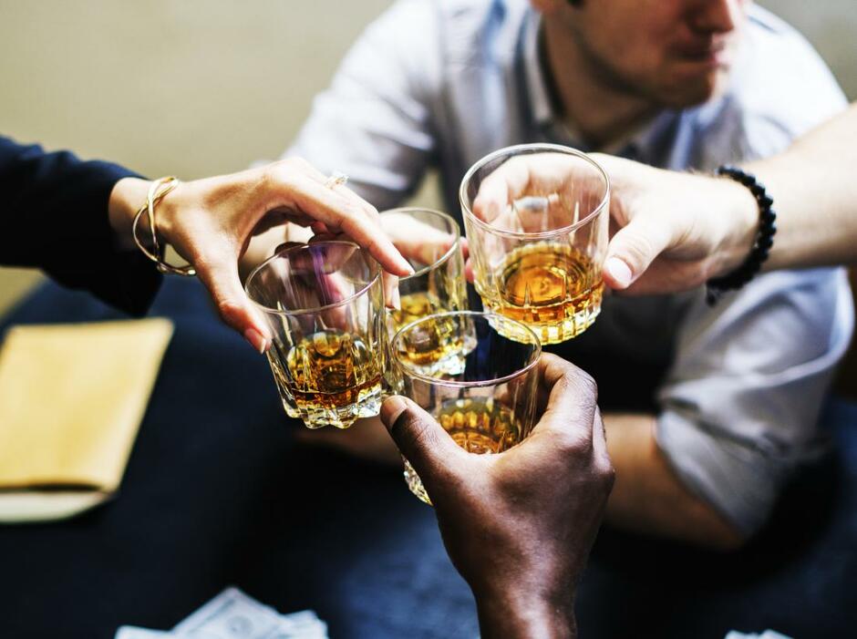 Binge drinking: Definition, effects, and how to stop