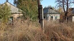 Продається хата у селі.  Ще в придачу погріб, хлів,криниця